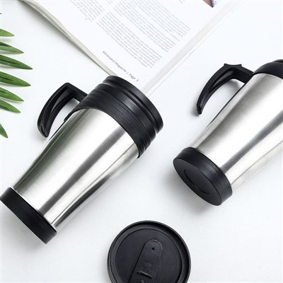 Mug tal-Ivvjaġġar tal-plastik b'Għatu u Manku